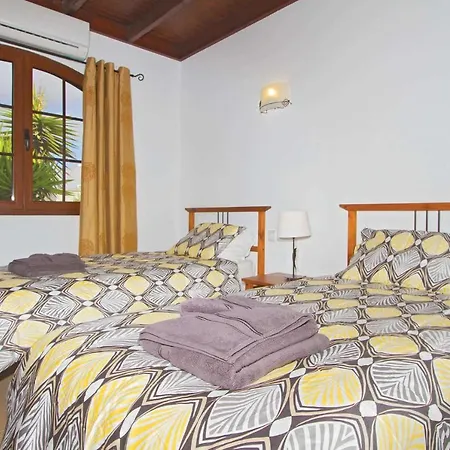 Villa Playa Blanca Sleeps 4 Air Con Wifi
